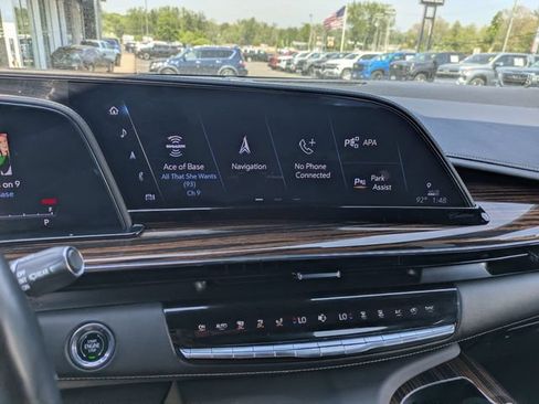 Used 2023 Cadillac Escalade ESV Premium Luxury w/ LPO, Floor Liner Package AWD/4WD image 20
