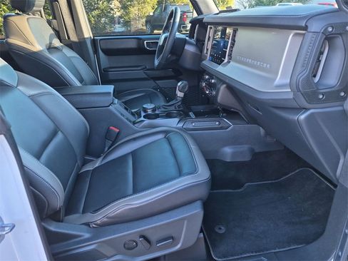 Used 2025 Ford Bronco Outer Banks image 33