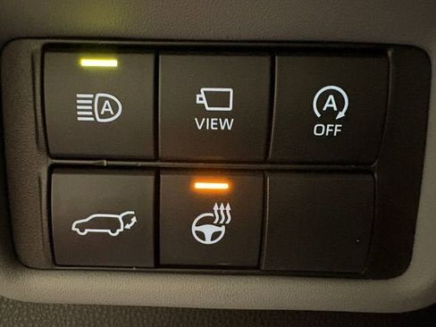 Used 2024 Toyota Highlander Limited AWD/4WD image 11