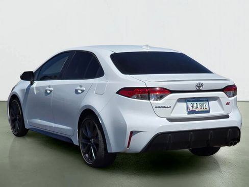 Used 2025 Toyota Corolla SE FWD image 3