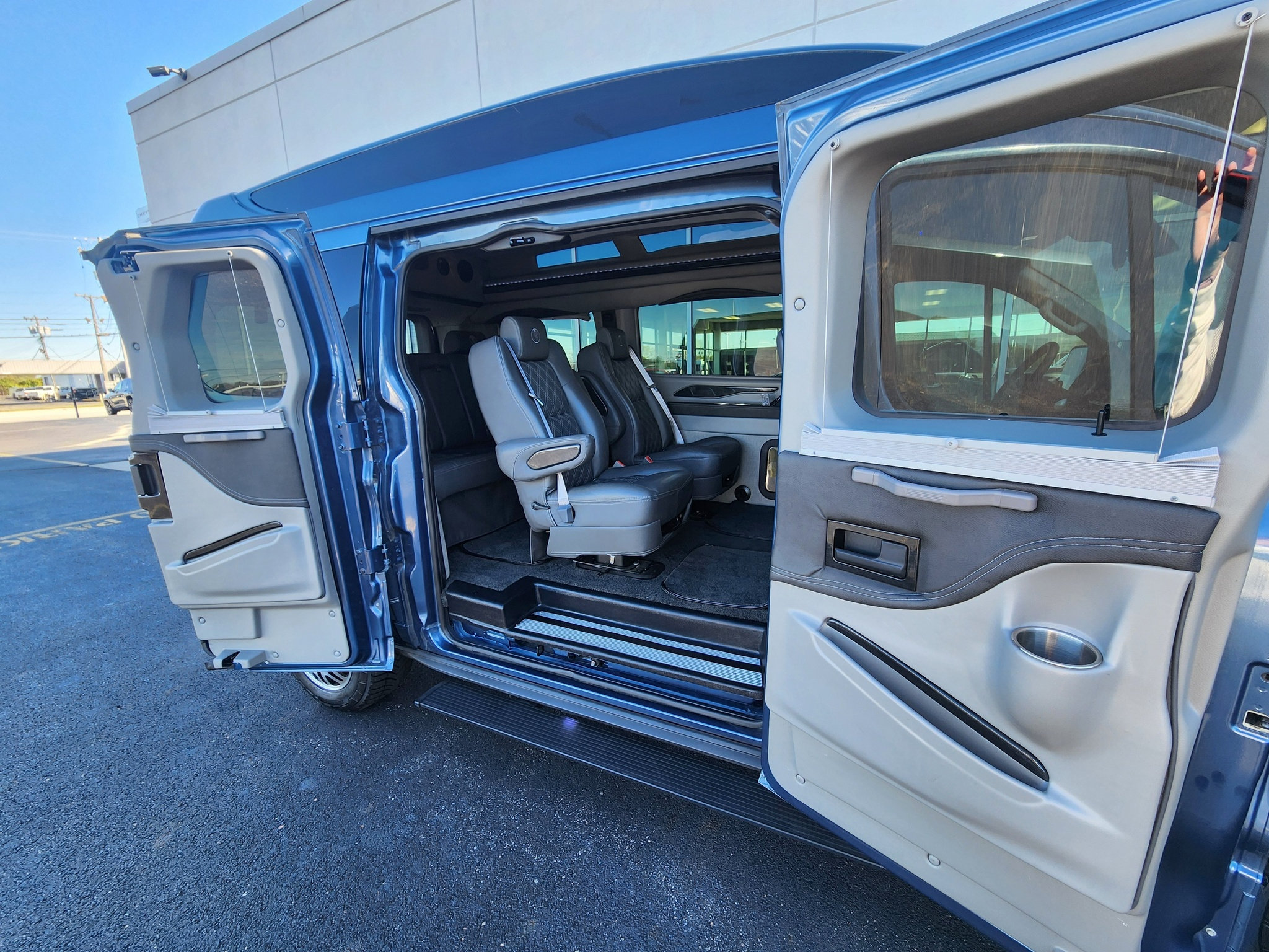 Used 2023 Ford Transit 150 Low Roof AWD image 18