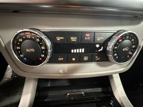 Used 2016 Mercedes-Benz GL 450 4MATIC image 27