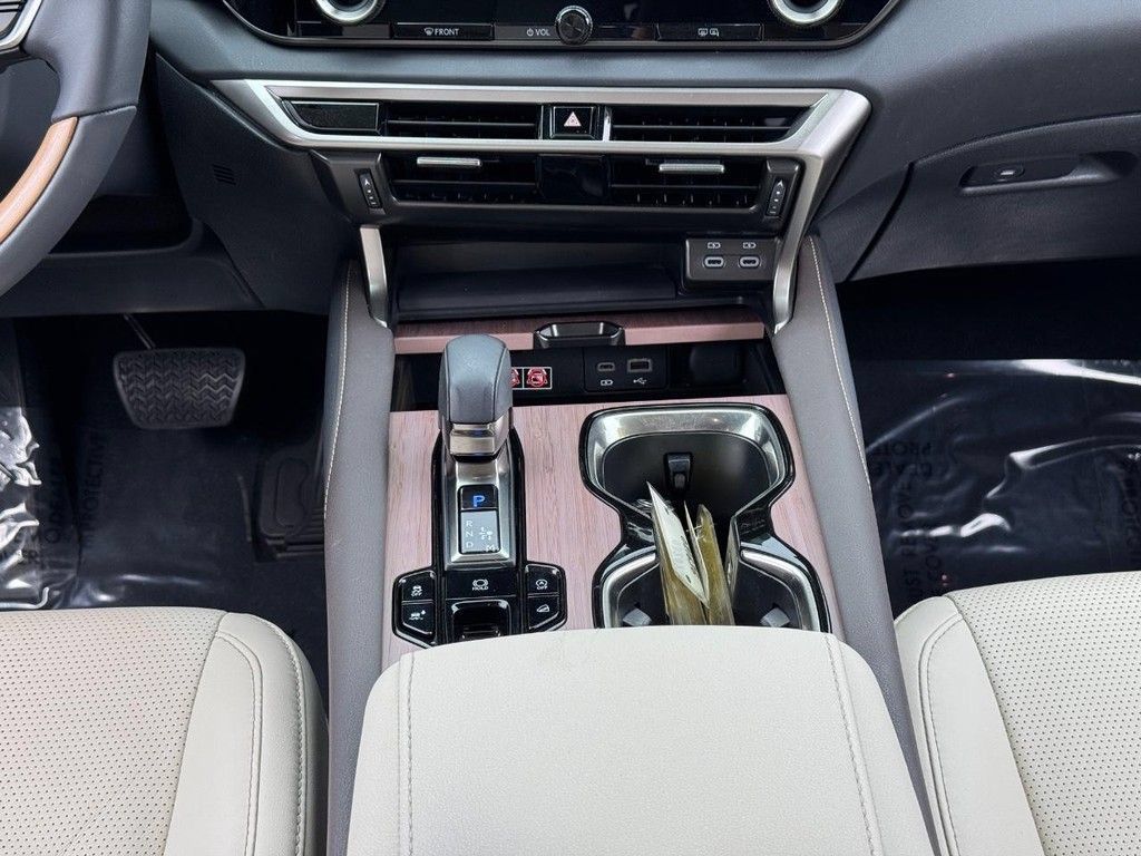 Used 2023 Lexus RX 350 Premium Plus w/ Protection Package (P2) AWD/4WD image 16