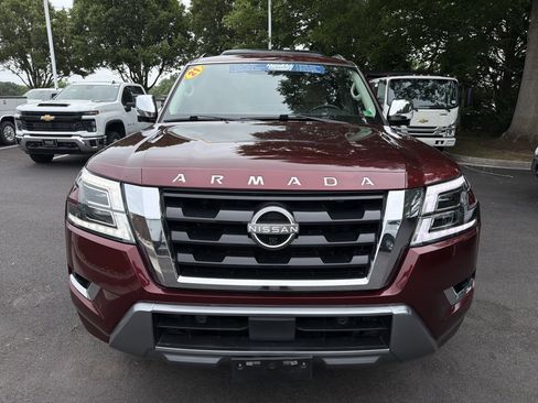 Used 2021 Nissan Armada Platinum w/ Captain's Chairs Package AWD/4WD image 3