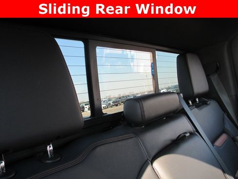 Certified 2021 GMC Sierra 1500 AT4 w/ AT4 Premium Package image 25