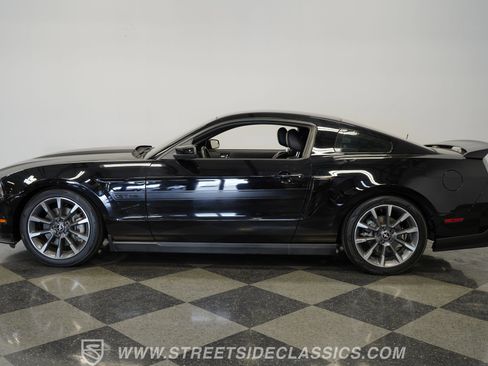 Used 2012 Ford Mustang GT Premium RWD image 2