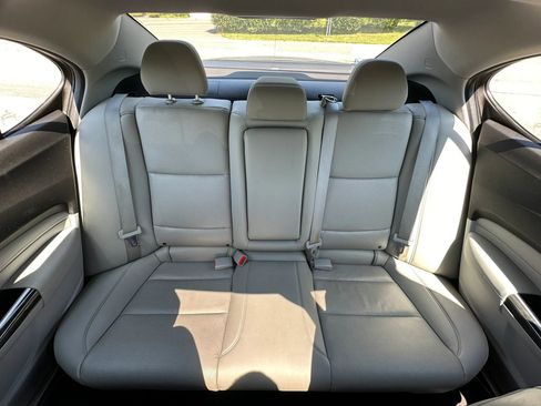 Used 2018 Acura TLX w/ Technology Package FWD image 17