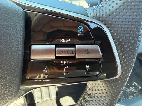 Used 2024 Nissan Ariya AWD image 18