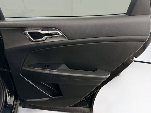 Used 2025 Kia Sportage LX image 30