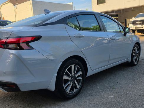 Used 2025 Nissan Versa SV w/ Trunk Package image 30