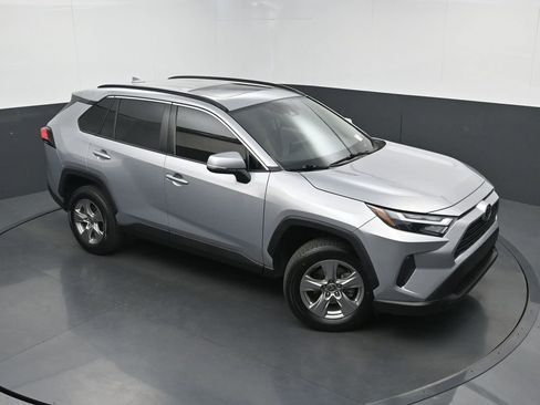 Used 2022 Toyota RAV4 XLE w/ Convenience Package image 31