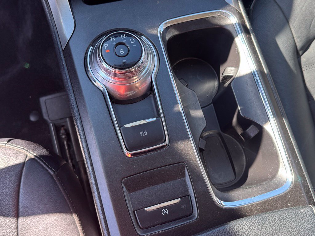 Used 2017 Ford Fusion SE w/ Fusion SE Technology Package FWD image 19