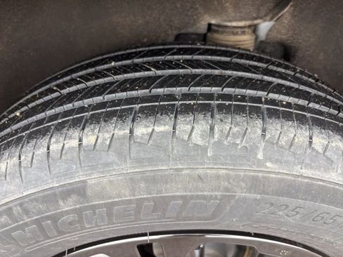 Used 2024 GMC Terrain SLE image 12