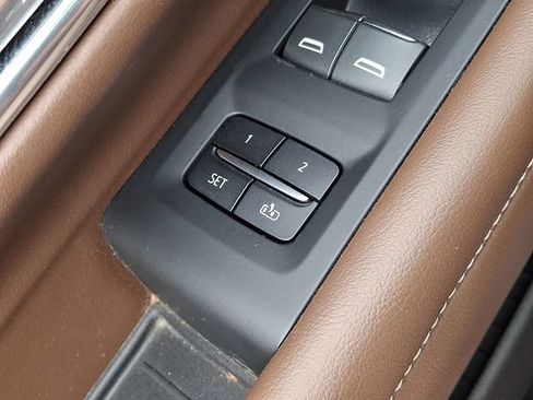 Used 2021 Chevrolet Suburban High Country w/ Premium Package AWD/4WD image 17