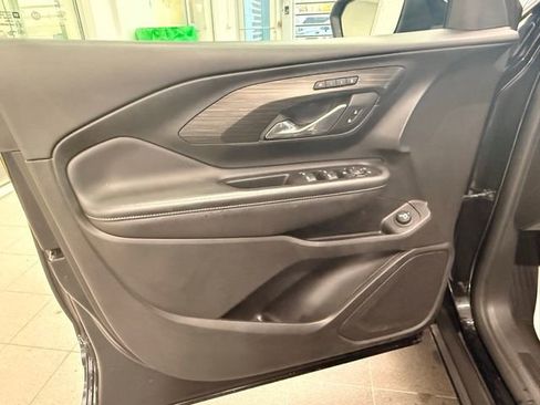 Used 2024 GMC Terrain SLT image 35