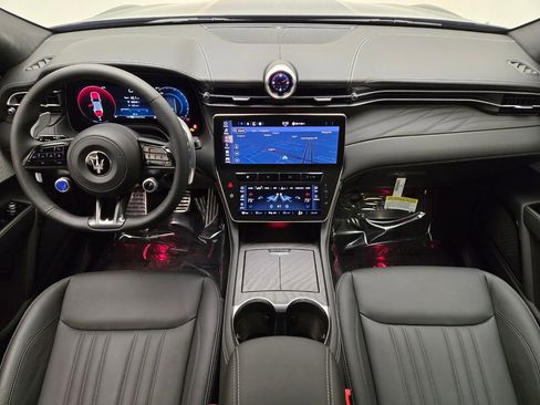 New 2025 Maserati Grecale Modena image 23