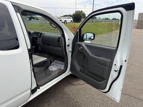 Used 2018 Nissan Frontier S RWD image 14