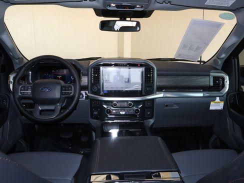 Used 2025 Ford F150 Lariat w/ Equipment Group 501A Mid image 26