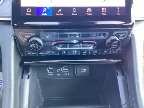 New 2025 Jeep Grand Cherokee Limited image 41