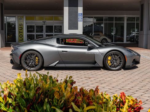 Used 2022 Maserati MC20 Coupe RWD image 43