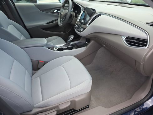 Used 2021 Chevrolet Malibu LT FWD image 25