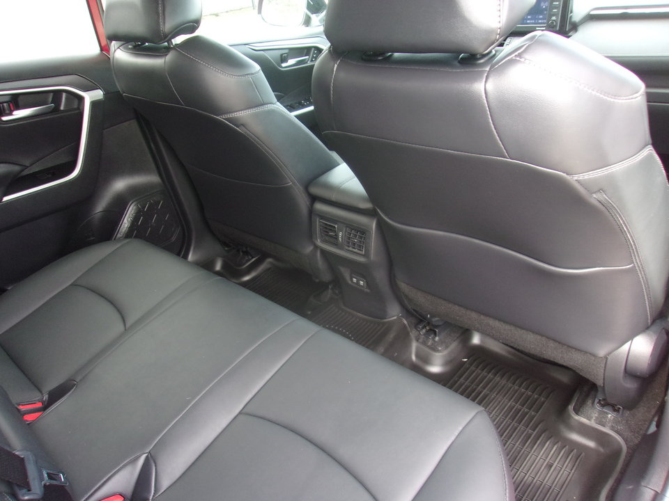 Used 2021 Toyota RAV4 XLE Premium AWD/4WD image 15