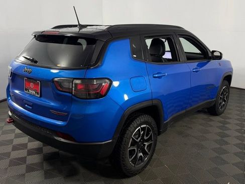 Used 2025 Jeep Compass Trailhawk w/ Trailhawk Elite Group image 8