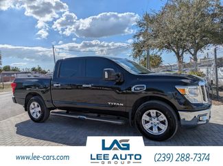 Used 2017 Nissan Titan SV video 1