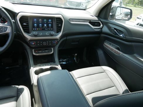 Used 2023 GMC Acadia Denali w/ Denali Ultimate Package AWD/4WD image 13