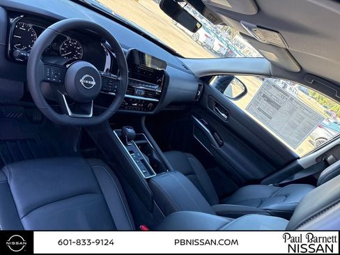 New 2025 Nissan Pathfinder SL w/ Lighting Package (N92) image 23
