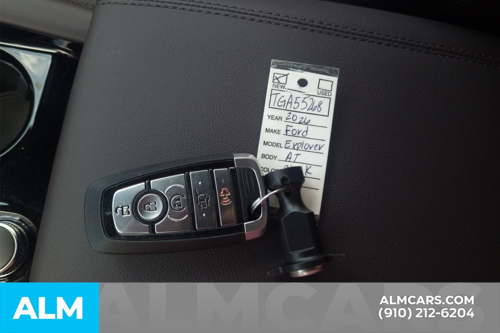 Used 2026 Ford Explorer Platinum w/ LUX Leather Package AWD/4WD image 35