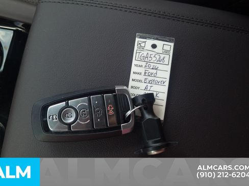 Used 2026 Ford Explorer Platinum w/ LUX Leather Package AWD/4WD image 35
