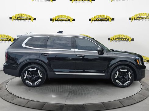 Used 2024 Kia Telluride EX w/ EX Captain's Chair Package FWD image 6