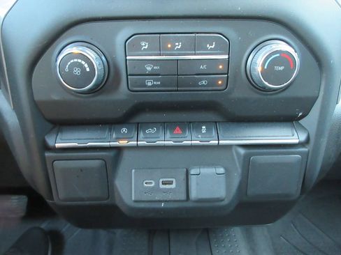 Certified 2022 Chevrolet Silverado 1500 Custom w/ Safety Confidence Package AWD/4WD image 28