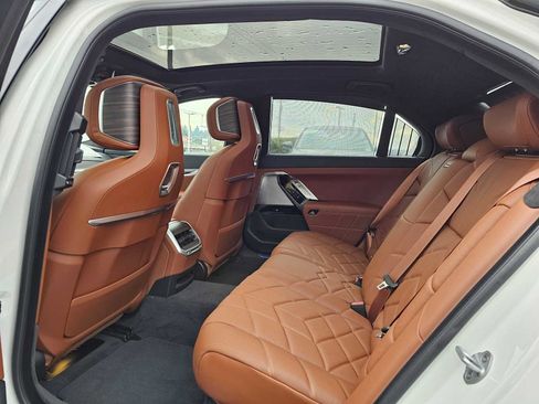New 2025 BMW i7 xDrive60 w/ Executive Package image 21