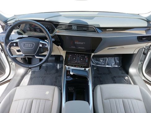 Used 2024 Audi Q8 e-tron Premium Plus w/ Premium Plus Package AWD/4WD image 9