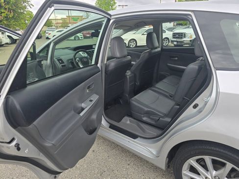 Used 2012 Toyota Prius V Five FWD image 11
