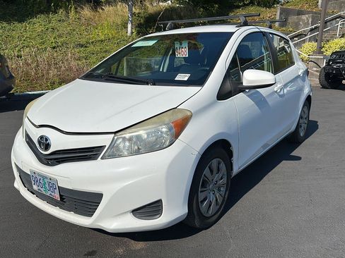 Used 2012 Toyota Yaris LE FWD image 1