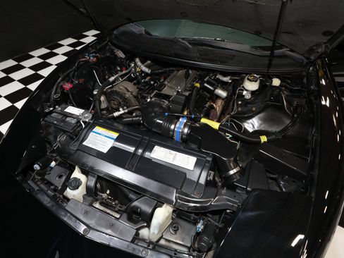 Used 1996 Pontiac Firebird Formula RWD image 2