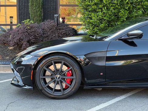 Used 2019 Aston Martin V8 Vantage Coupe RWD image 9