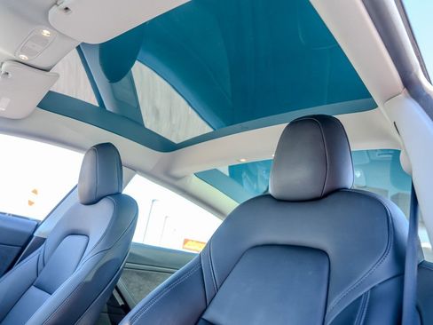 Used 2023 Tesla Model 3 Performance image 16