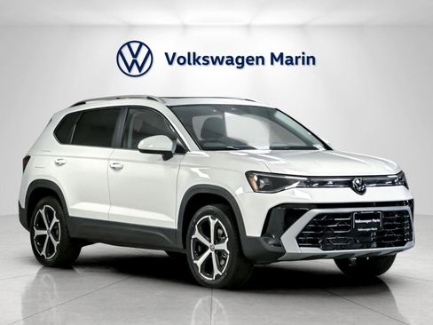 New 2026 Volkswagen Taos SEL image 7