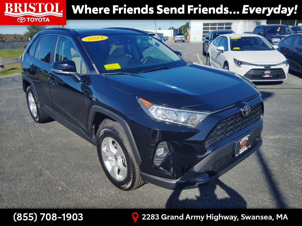Used 2021 Toyota RAV4 XLE w/ Convenience Package AWD/4WD image 1