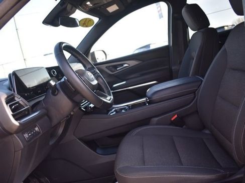 Used 2024 Chevrolet Traverse LS image 23