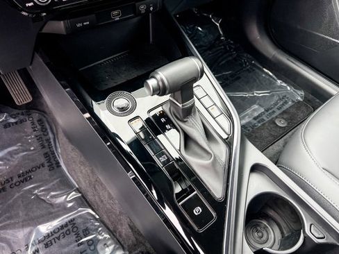 Used 2024 Kia Niro EX image 16