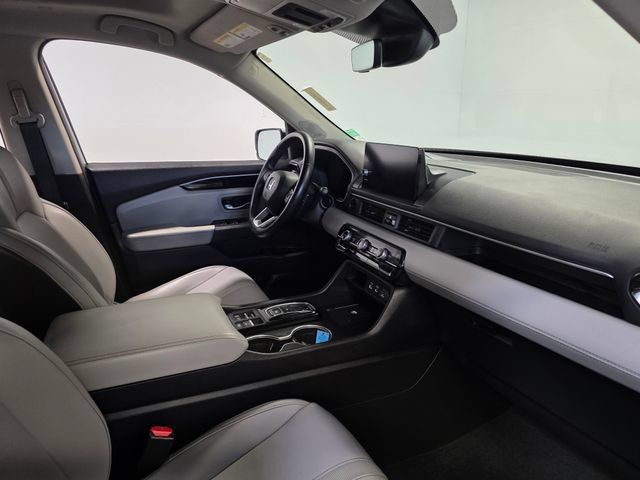 Used 2024 Honda Pilot Touring image 11
