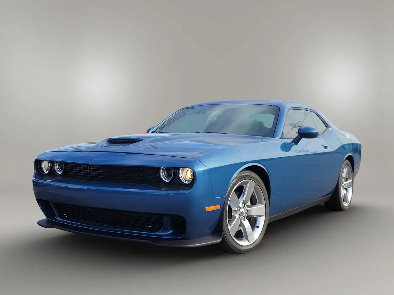 Used 2022 Dodge Challenger GT RWD image 5