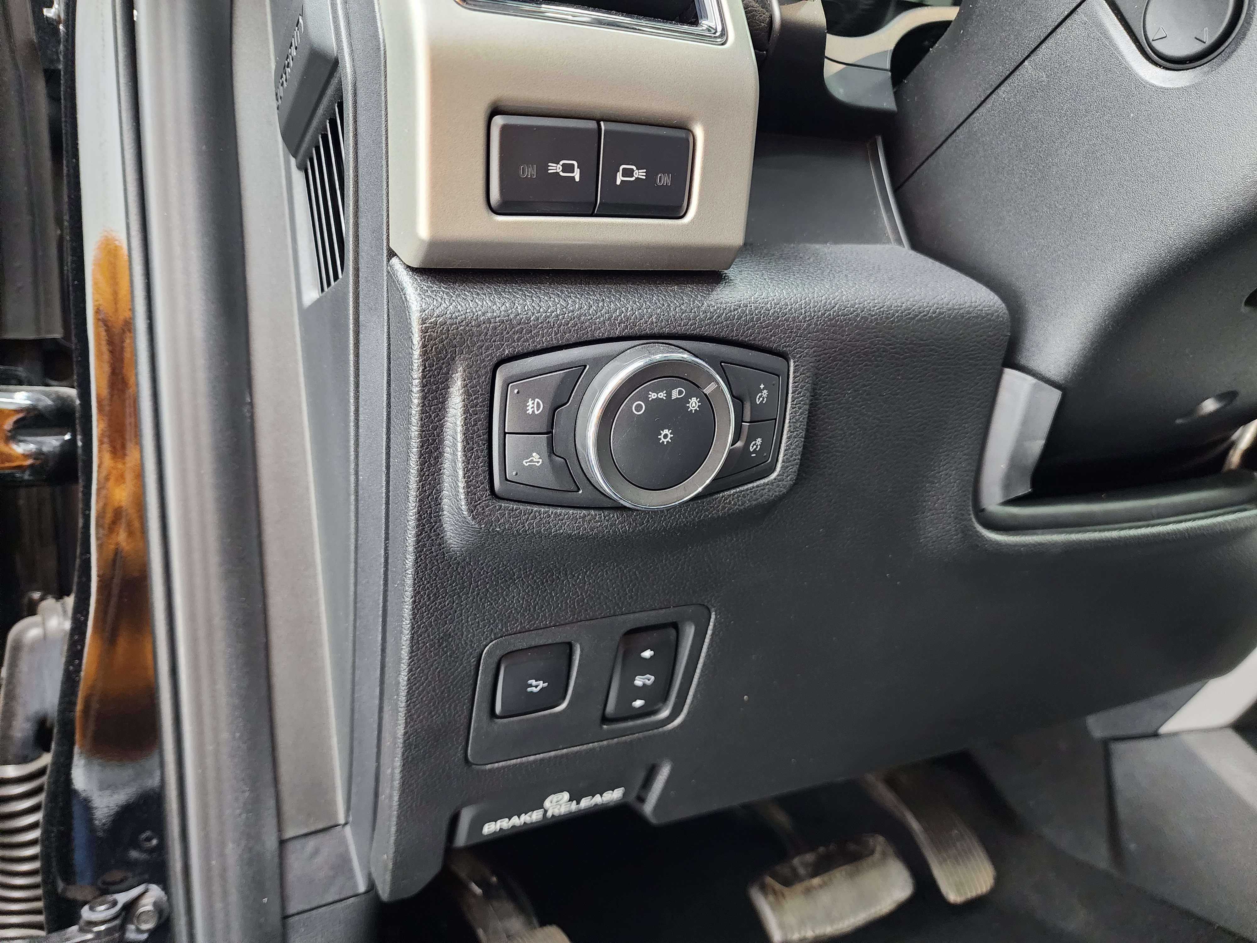 Used 2021 Ford F350 Lariat w/ Lariat Ultimate Package AWD/4WD image 48