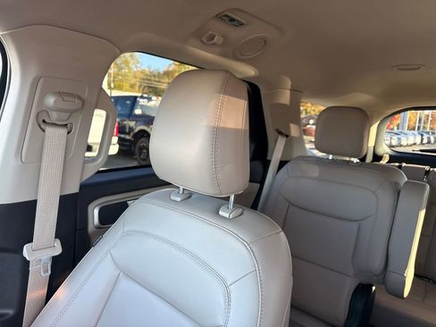 Used 2023 Ford Explorer XLT w/ Equipment Group 202A image 41