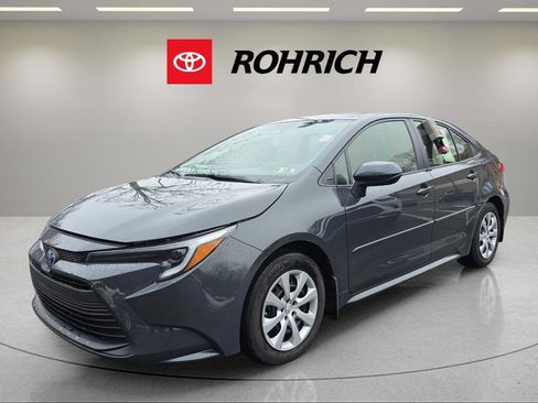 Used 2024 Toyota Corolla LE image 1